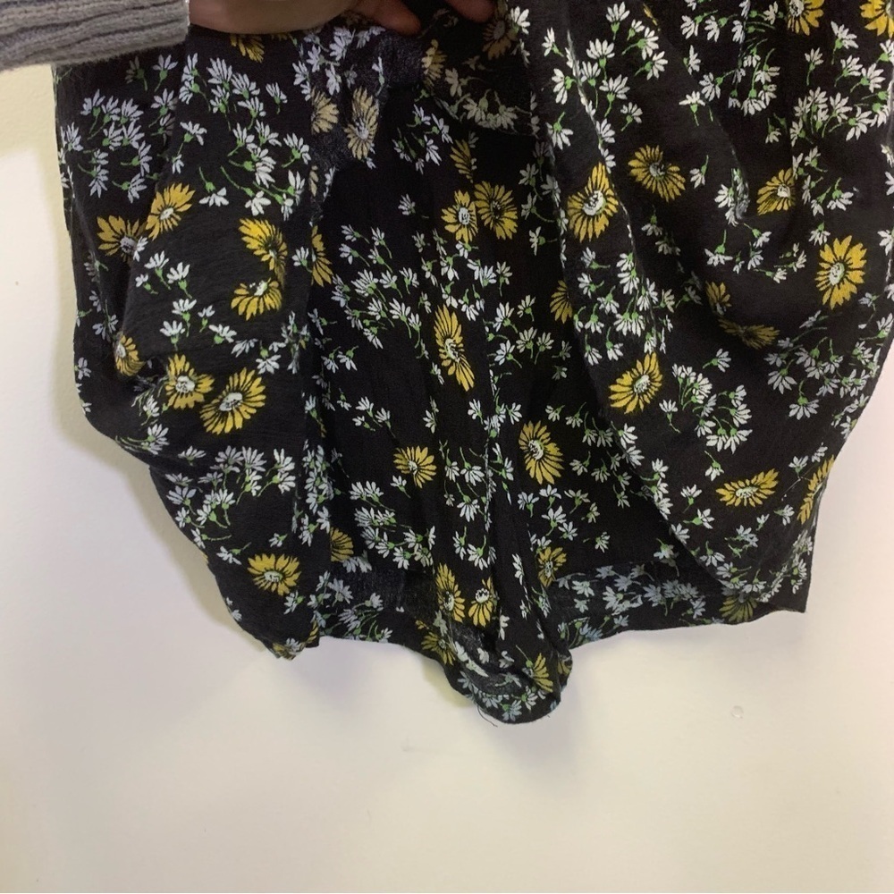 Free People Jinx Black Floral Romper Cutout and Tie Front size 6 - Picture 7 of 10